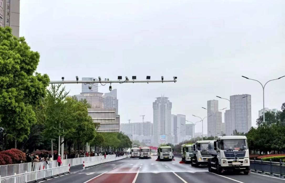 道路快速回归整洁通畅。淮安市城管局供图