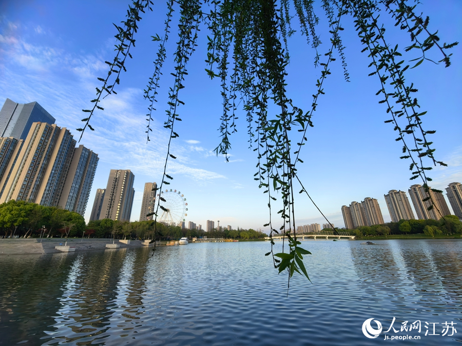 南山湖一景。人民网记者王继亮摄