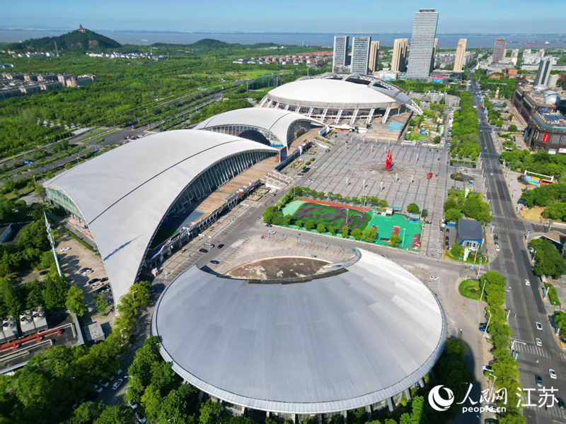 航拍南通体育会展中心。人民网记者 王继亮摄