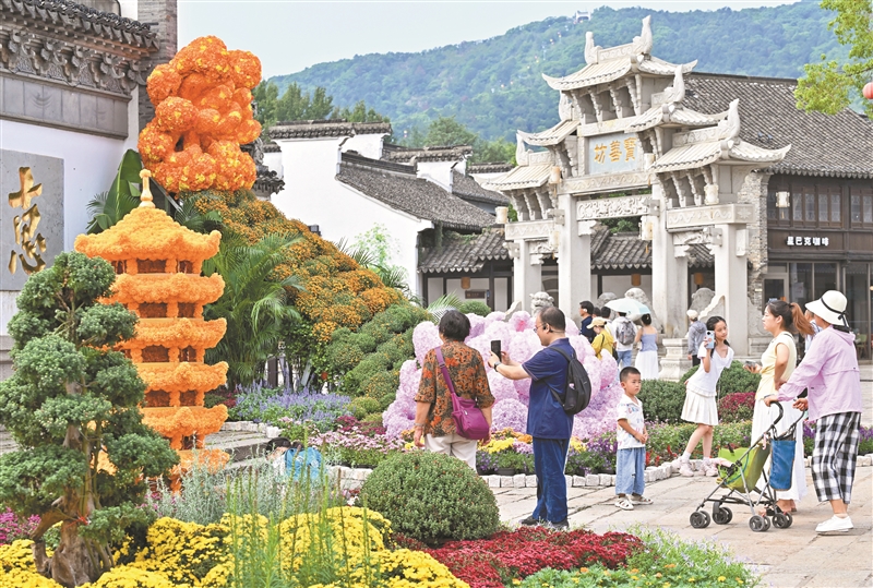 李一芳摄
