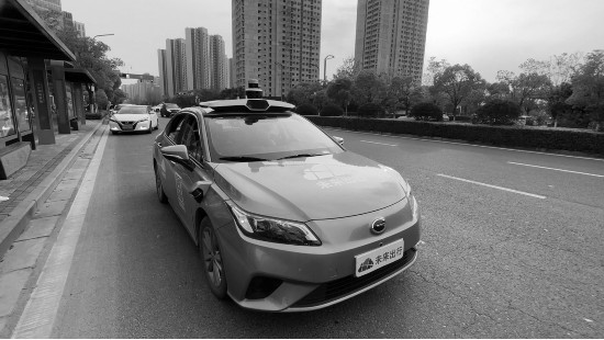 南京江心洲免费自动驾驶网约车上路 全岛共39个站点