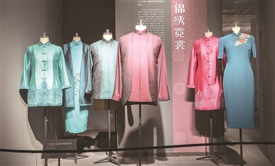 北京服装学院收藏的APEC会议“新中装”。