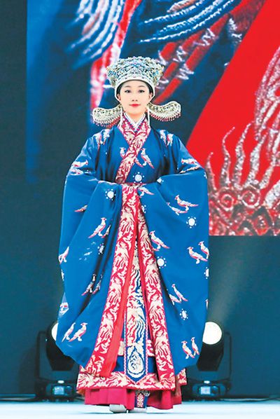 “锦绣江南”展配套的影视剧服装秀。南京博物院供图